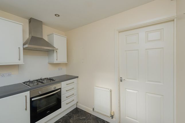 2a, Plumpton Close, Bradford photo 2