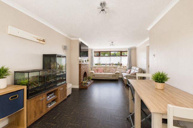 53, Dorothy Gardens, Benfleet photo 4