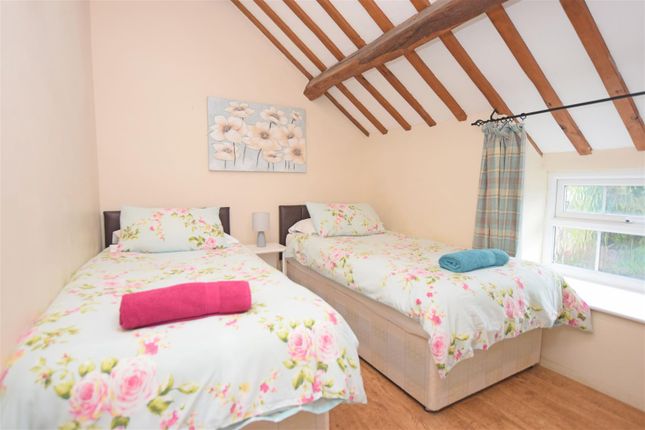 Cottage 1 (4).Jpg