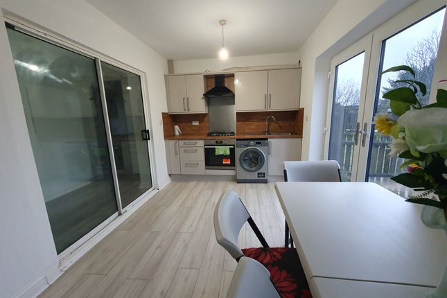 75, Ascot Drive, Bradford photo 5