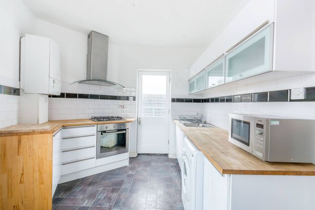 Flat to rent in Holloway, Holloway, London
