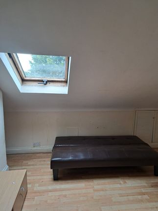 43 Osterley Park Road, Southall photo 4