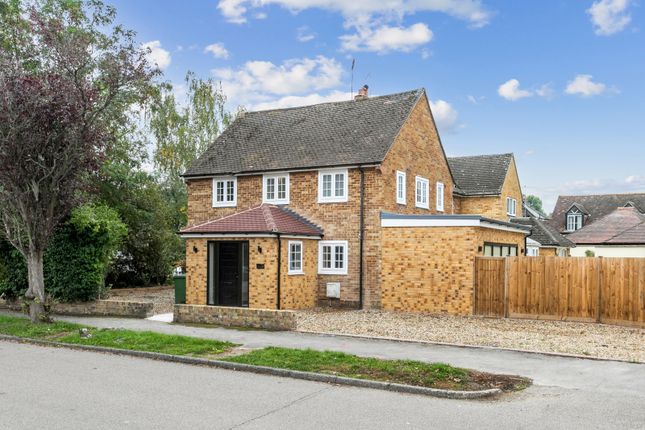 3 Bed Semi-Detached House For Sale Blanche Lane, South Mimms En6