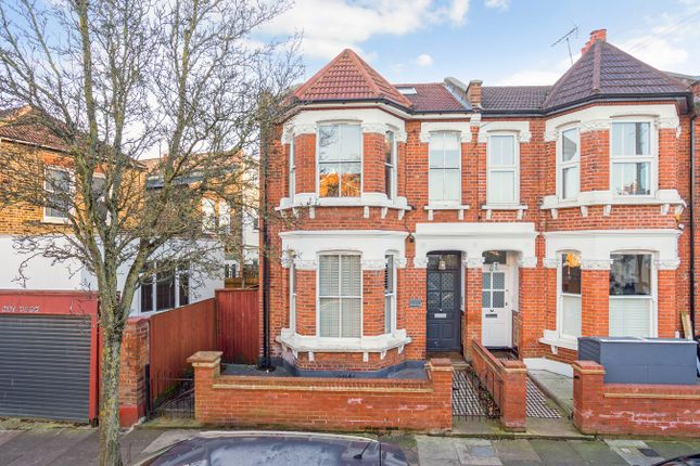 Thumbnail Flat for sale in Hillcrest Road, London
