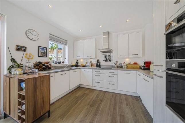 4, Tickner Drive, Ebbsfleet Valley photo 4