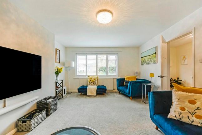 36, Mountbatten Way, Brabourne photo 2