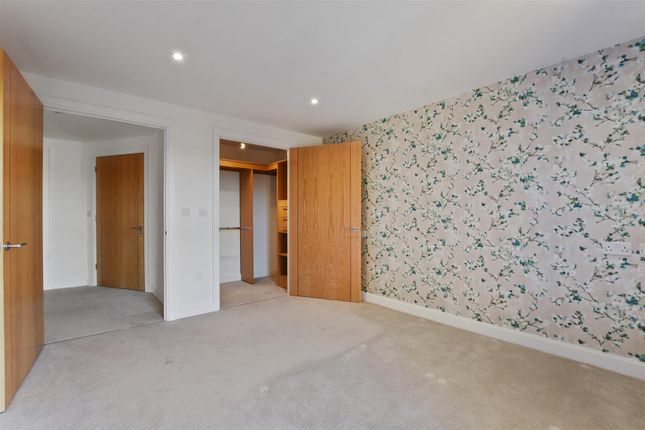 Flat for sale in Goldwyn House, Studio Way, Borehamwood