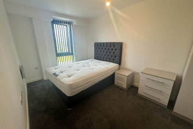 Flat to rent in Stockport Road, Ardwick, Manchester