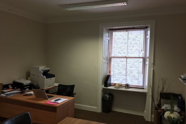 Office to let in Charlotte Street, Perth
