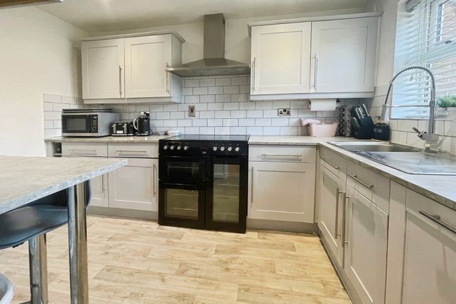 86, Sandringham Way, Camberley photo 2