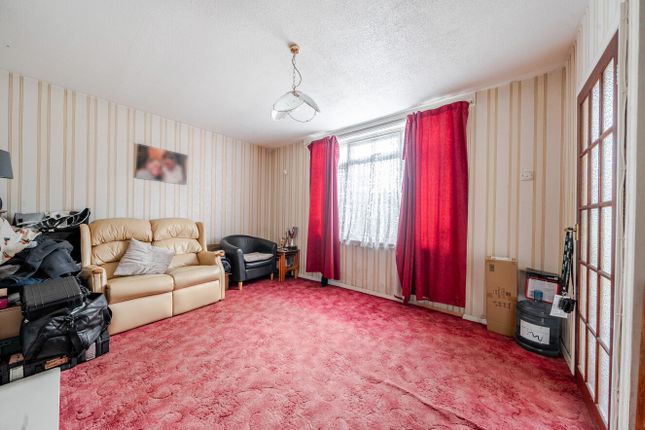 22, Cotmandene Crescent, Orpington photo 4