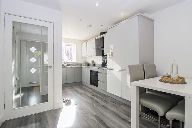 1, Forge Mews, Wakefield photo 2
