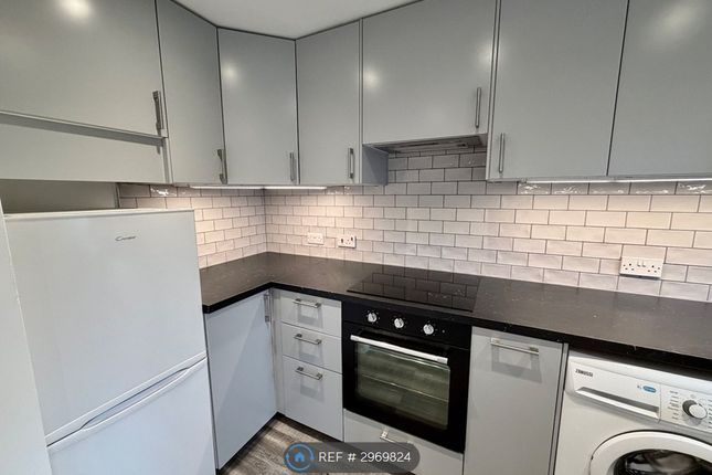 Rex Court, Haslemere photo 2