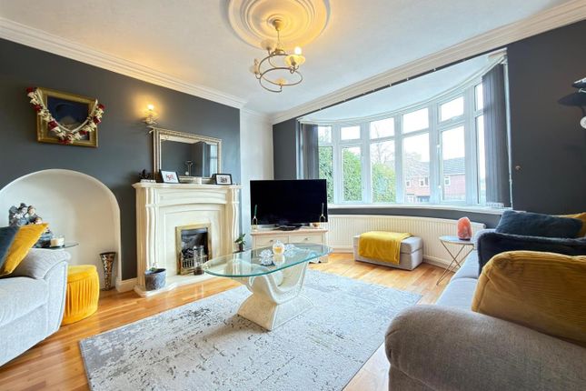 9, Downing Drive, Leicester photo 2