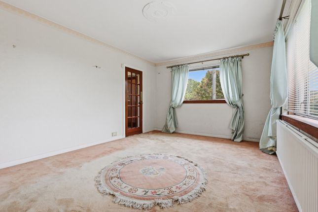 2, Stanely Grove, Renfrewshire photo 4
