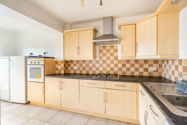 6, Heath Croft, York photo 2
