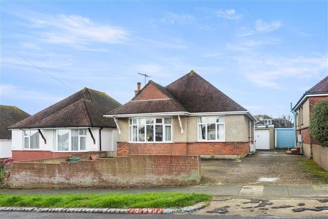 Bungalow for sale in Downsway, Southwick, Brighton