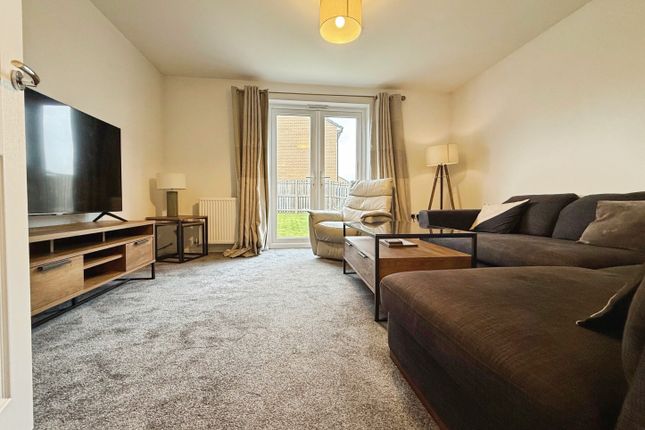 76, Buttercup Crescent, Glasgow photo 3