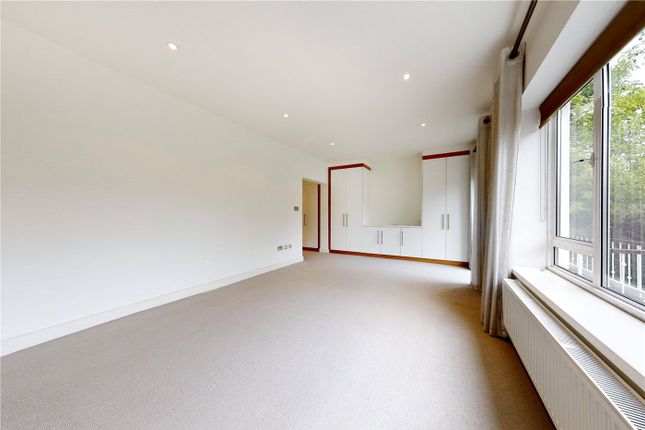 Town house to rent in Woronzow Road, St John's Wood, London