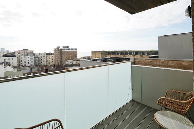 Flat 51, 133, Kingsway, Hove photo 2