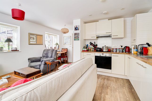 Little Night Leys Court, Pegrum Drive, London Colney photo 3