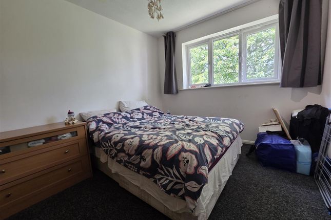 8, Mandeville Road, Enfield photo 3