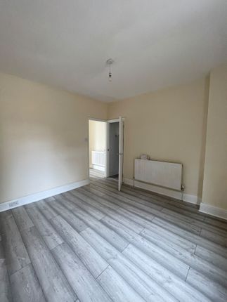 Sixth Avenue, Bradford photo 5