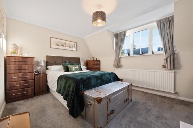 End terrace house for sale in Alma Road, Windsor