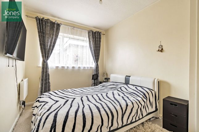 Flat to rent in Llandaff Court, Downview Road, Worthing