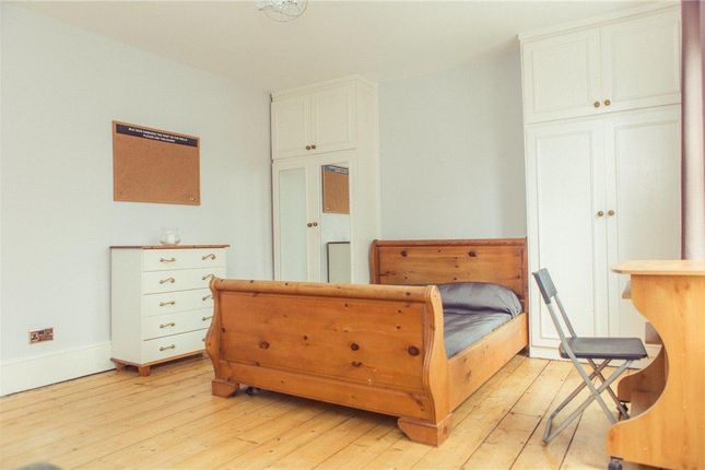 10, Leas Road, Guildford photo 3