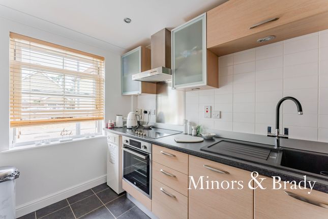 7 Bradfield Drive, Great Yarmouth photo 2
