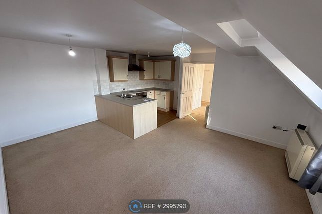 Flat, Poplar Close, Bexhill-On-Sea photo 3