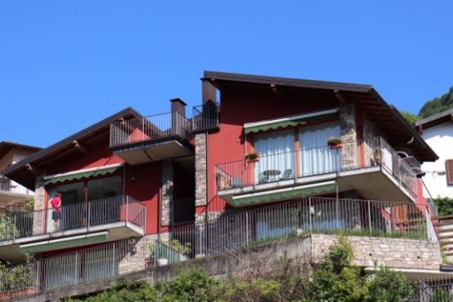 Apartment for sale in Via Giuseppe Garibaldi, 24, 22010 Argegno Co, Italy