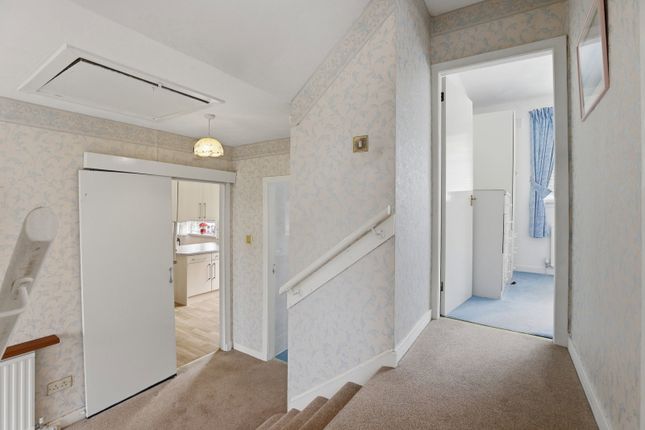3, Hillfoot Avenue, Wishaw photo 4