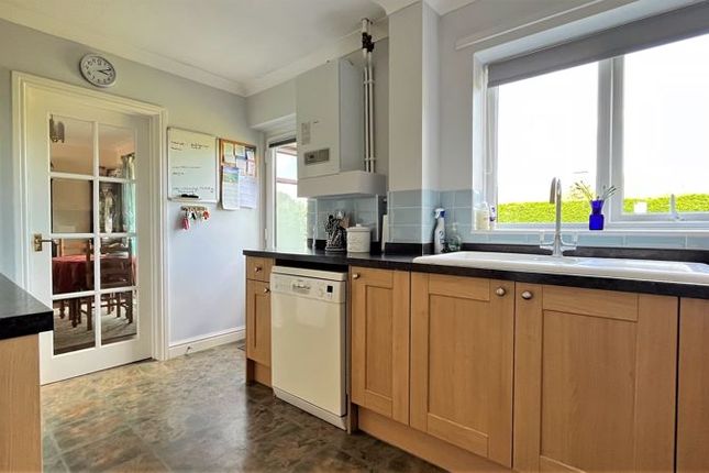 6, Deane Way, Chard photo 4