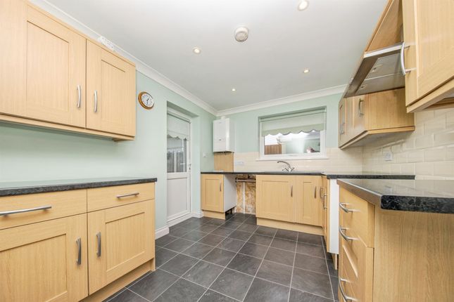 132, Fleetwood Avenue, Clacton-On-Sea photo 3