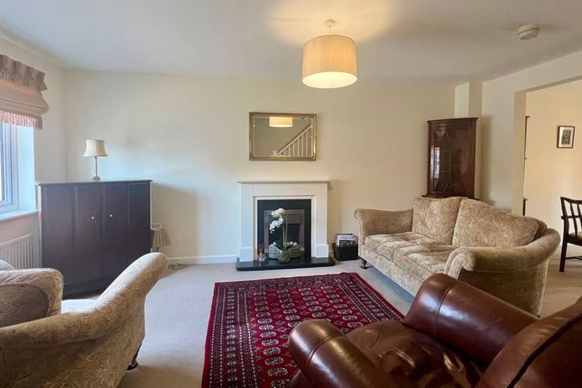 21, Kingfisher Way, Scunthorpe photo 2