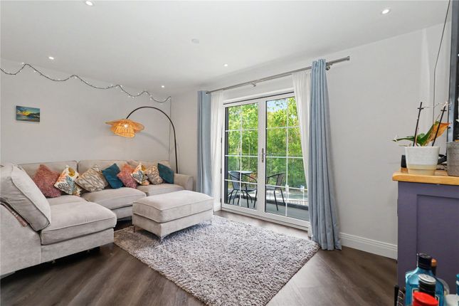 Flat 27, Britannia Wharf,, Monument Road, Surrey photo 3