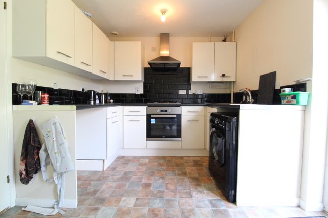 40, Herons Court, Nottingham photo 4