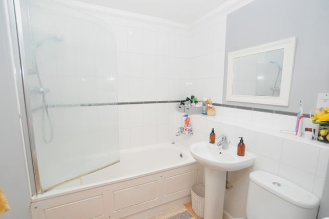 Flat to rent in Morello Gardens, Stevenage Road, Hitchin