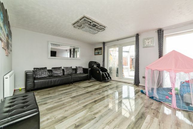 370, Ripon Road, STEVENAGE photo 3