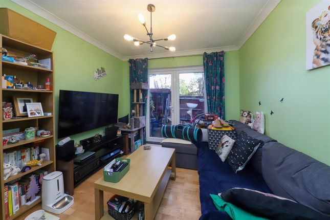 43, Newcourt, Uxbridge photo 3