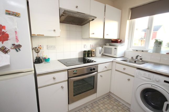 22, Cleveland Park, Staines-upon-Thames photo 4