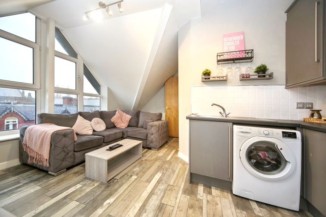 Apt 11, 2 Woodford Street, Wigan photo 3