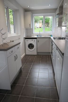 142, Godstone Road, Caterham photo 3