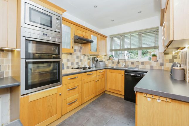 10, St. Peters Close, Lutterworth photo 3