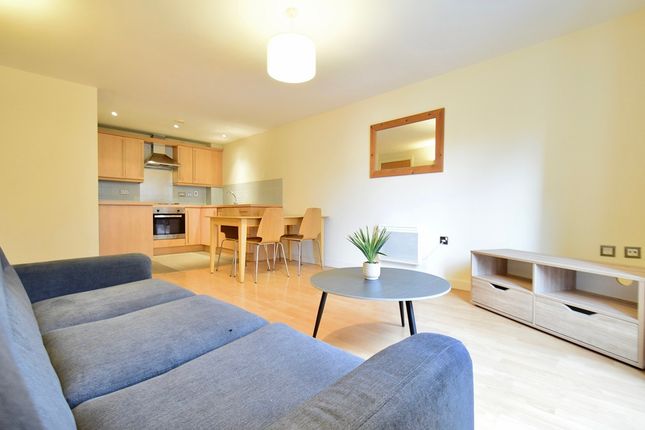Flat 28 Velocity North 3, City Walk, Leeds photo 5