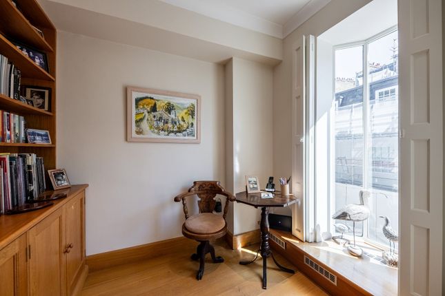31, Kinnerton Street, London photo 4