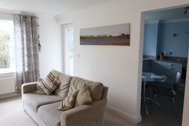 Flat to rent in Beacon Drive, Highcliffe, Christchurch