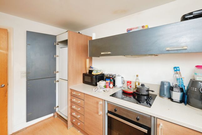 Apartment 202, 10, Townsend Way, Birmingham photo 4